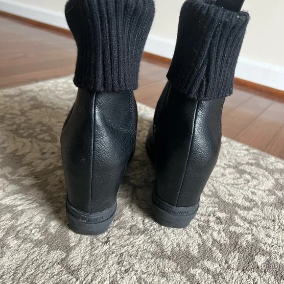 Yellow Box boots - Picture 4 of 4